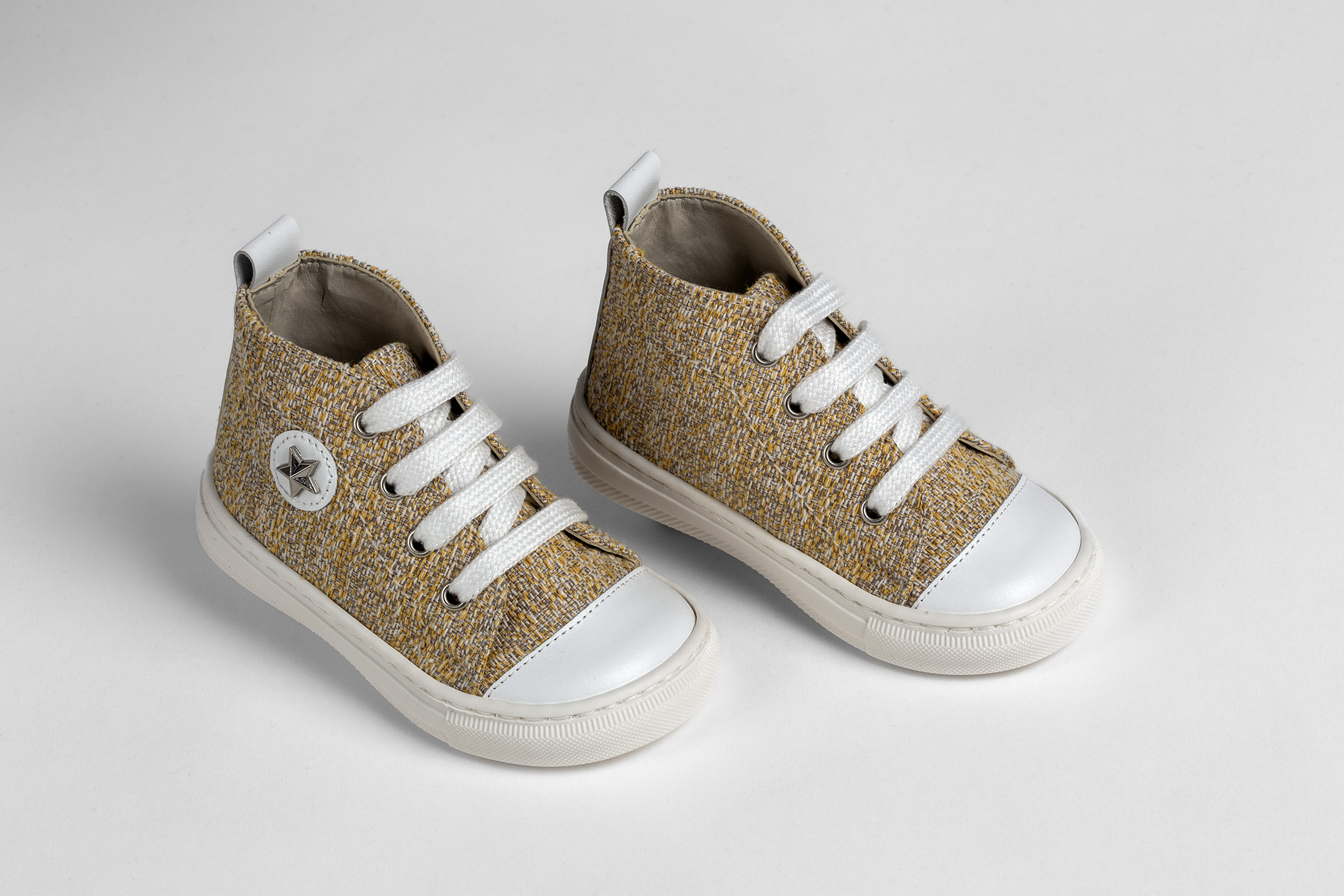 A538K Μποτάκι περπατήματος με ύφασμα και λευκό δέρμα