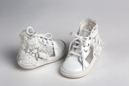 Μποτάκι πεταλούδα από δαντέλα